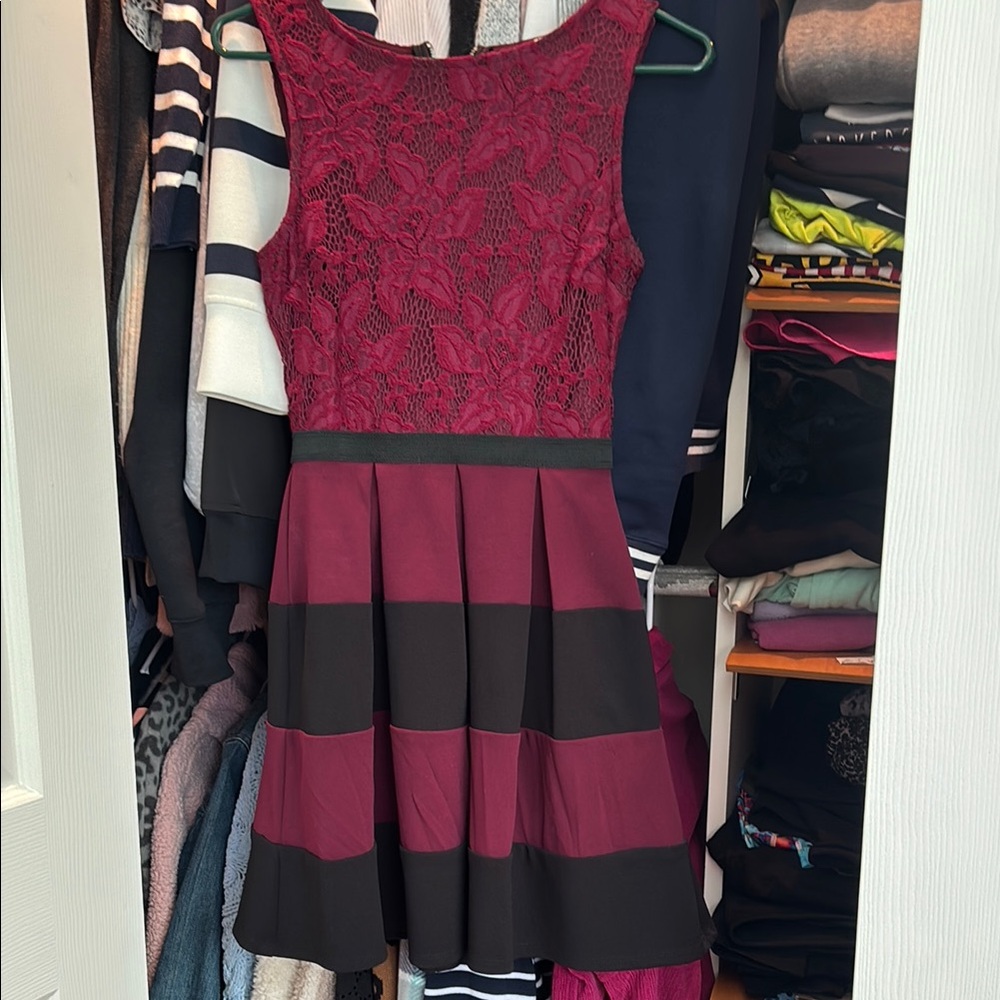 Elegant Burgundy and Black Lace Dress